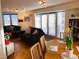 Remarkable 2 Bed Apartment in Edinburgh