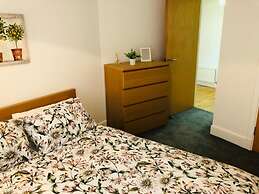 Remarkable 2 Bed Apartment in Edinburgh