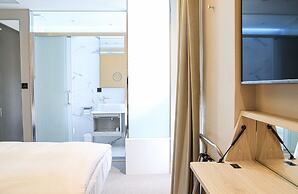 Royal Jade Boutique Hotel