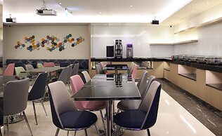 Royal Jade Boutique Hotel