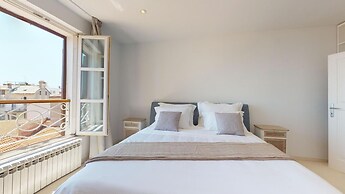 Bajamonti Penthouse in Desković Palace