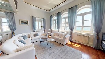 Bajamonti Penthouse in Desković Palace