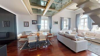 Bajamonti Penthouse in Desković Palace