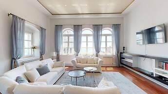 Bajamonti Penthouse in Desković Palace