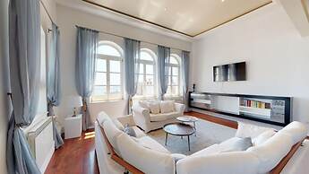 Bajamonti Penthouse in Desković Palace