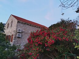 Beach Front Villa a Stone Throw Away From the sea