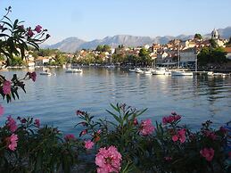 Beach Front Villa a Stone Throw Away From the sea