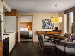 Fairmont Chicago at Millennium Park Gold Experience