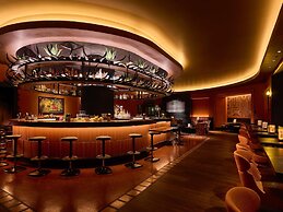 Fairmont Chicago at Millennium Park Gold Experience