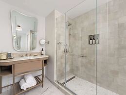 Fairmont Chicago at Millennium Park Gold Experience