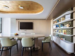 Fairmont Chicago at Millennium Park Gold Experience