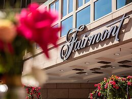 Fairmont Chicago at Millennium Park Gold Experience