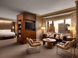 Fairmont Chicago at Millennium Park Gold Experience