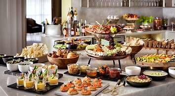 Fairmont Century Plaza Gold Experience