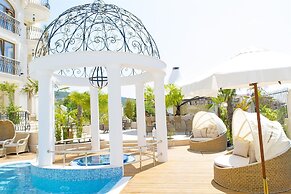 Harmony Suites Saint Vlas