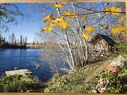 Liljekonvalj Cottage Overlooking the River Sauna