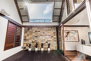 Your Luxury Escape - On The Bay 2