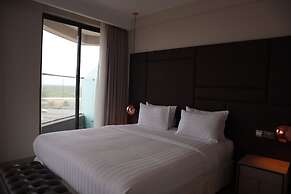 The Curve by the Park Apartments