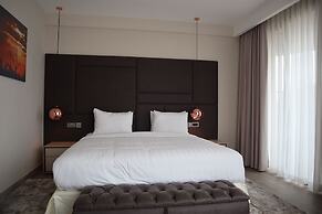 The Curve by the Park Apartments