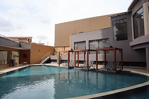 The Curve by the Park Apartments