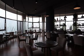 The Curve by the Park Apartments