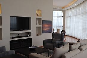 The Curve by the Park Apartments