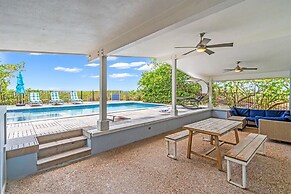 The Beach House 3 Bedroom Home by RedAwning