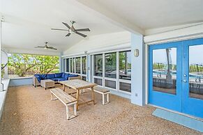 The Beach House 3 Bedroom Home by RedAwning