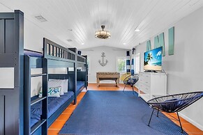 The Beach House 3 Bedroom Home by RedAwning