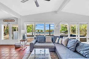 The Beach House 3 Bedroom Home by RedAwning