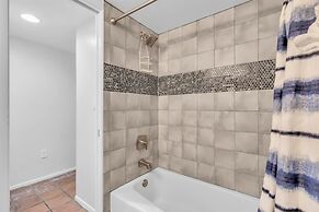 The Beach House 3 Bedroom Home by RedAwning