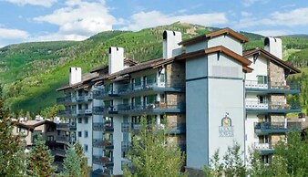 Cozy 2 Bedroom Slopeside Mountain Residence in Vail Village Just Steps