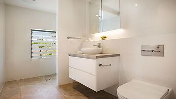 Your Luxury Escape - Ocean Sapphire