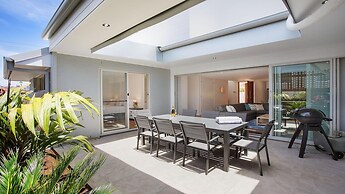 Your Luxury Escape - Ocean Sapphire