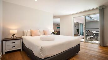 Your Luxury Escape - Ocean Sapphire