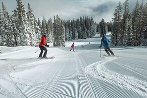 Beaver Creek Pines 3 Bedroom Ski in, Ski out Vacation Rental With Rest