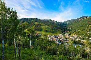 Beaver Creek Pines 3 Bedroom Ski in, Ski out Vacation Rental With Rest