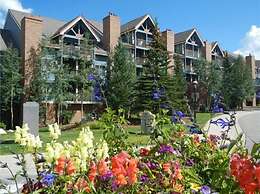 1 Bedroom Ski in Condo Only One Block From Historic Downtown, Shopping