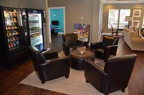 Lucaya 4 Bedrooms 3 Baths Townhome With Central Kitchen