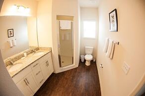 Modern Lucaya 4 Bedrooms 3 Baths Townhome