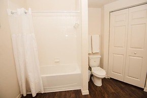 December Special LV 3 Beds 2 Baths Id:61208