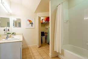 Lucaya 3 Bedroom 2 Bath Townhome With Zero Entry Resort Pool