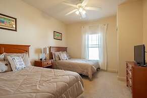 Lucaya 3 Bedroom 2 Bath Townhome With Zero Entry Resort Pool