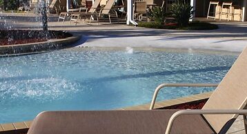 Lucaya 3 Bedroom 2 Bath Townhome With Modern Dining Room