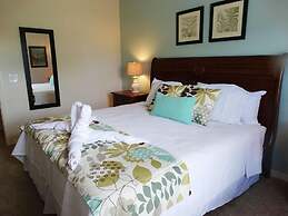 Lucaya 3 Bedroom 2 Bath Townhome With Modern Dining Room