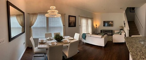 Lucaya 4 Bedrooms 3 Baths Townhome With Starwars Bedroom!