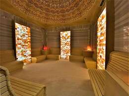 Maxi Park Hotel & Spa