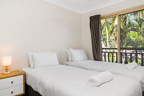 Bayside Court Apartments