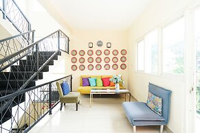 Pratisarawirya Guesthouse by ecommerceloka