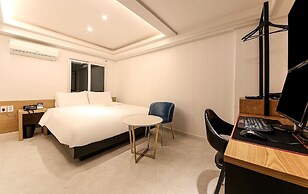 Busan Seomyeon Business Hotel J7
